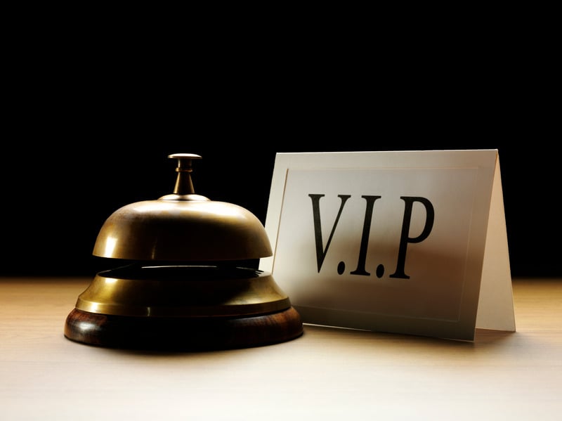 Các loại quà tặng sang trọng và ý nghĩa cho khách hàng VIP Quà tặng khách hàng VIP đẳng cấp khắc sâu thương hiệu