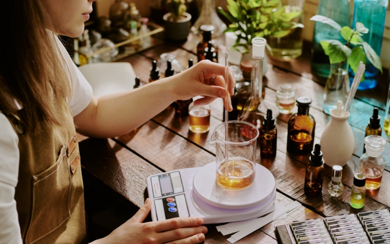 Những lưu ý khi sử dụng tinh dầu tại nơi làm việc