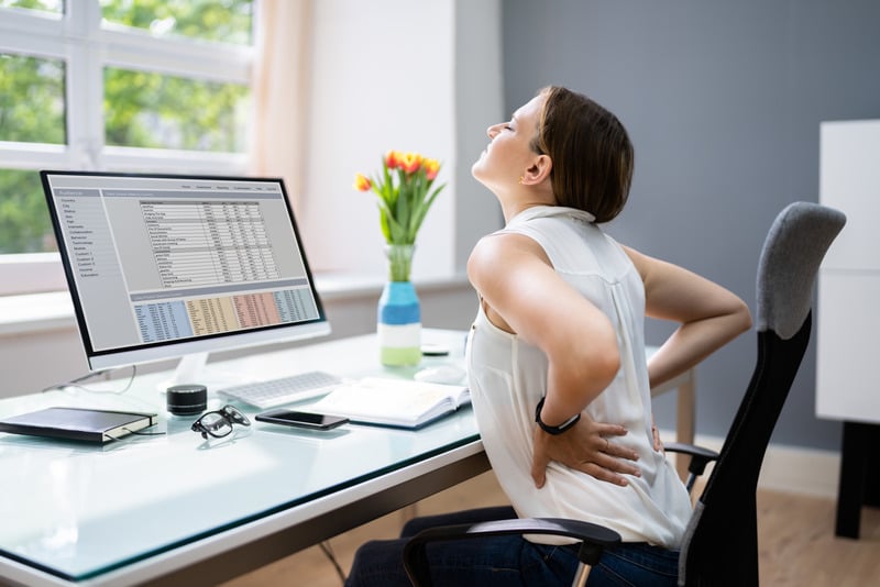 Những tư thế ngồi đúng để giảm đau lưng hiệu quả Những tư thế ngồi đúng để giảm đau lưng hiệu quả