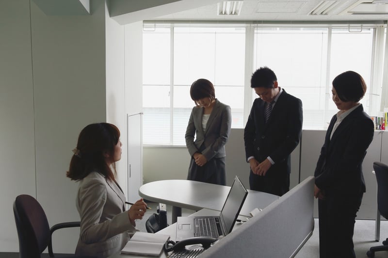 Nhận diện nguyên nhân gây mâu thuẫn giữa nhân viên Cách xử lý nhân viên cãi nhau hiệu quả trong công ty