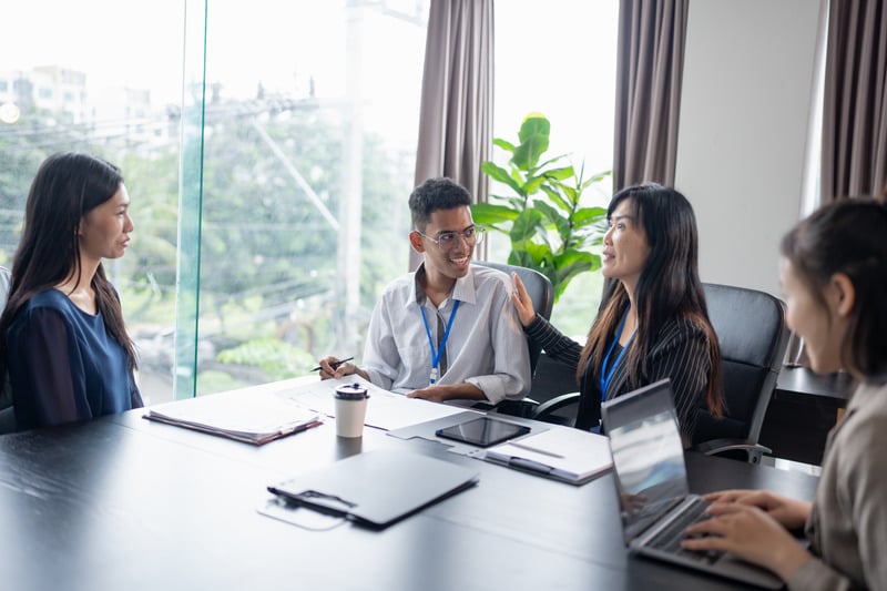 Cung cấp các lựa chọn hoặc giải pháp thay thế cho nhân viên Cung cấp các lựa chọn hoặc giải pháp thay thế cho nhân viên