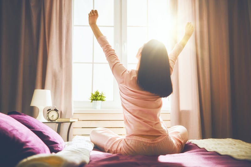 Sáng thức dậy làm gì đầu tiên
