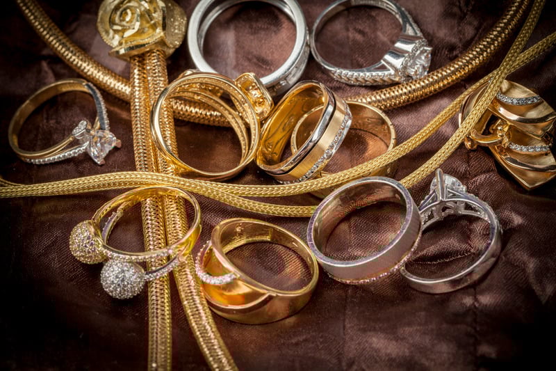 Chất liệu và đá quý thường dùng trong trang sức cao cấp