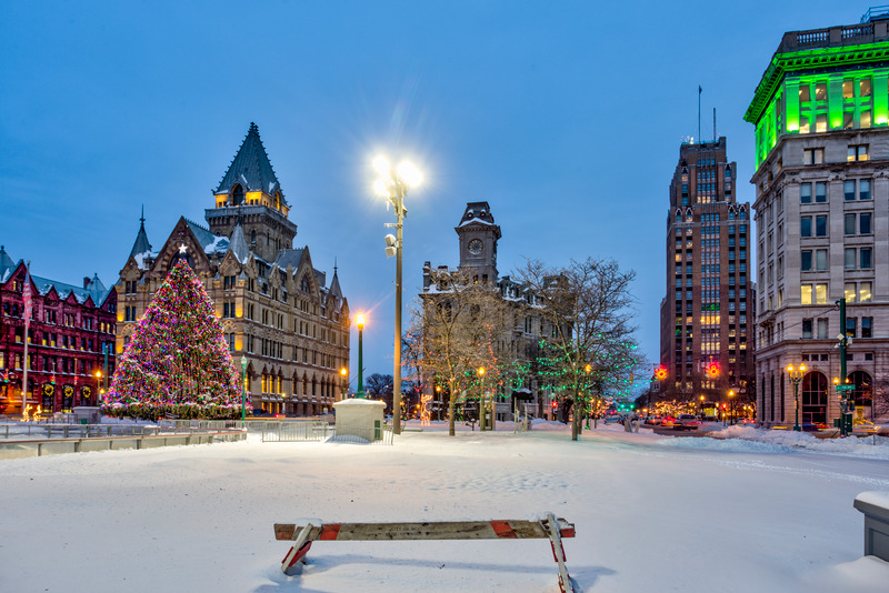 Ý tưởng trang trí bàn tiệc ngoài trời cho mùa lễ hội