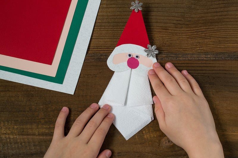 Các kiểu trang trí cây thông Noel bằng giấy sáng tạo