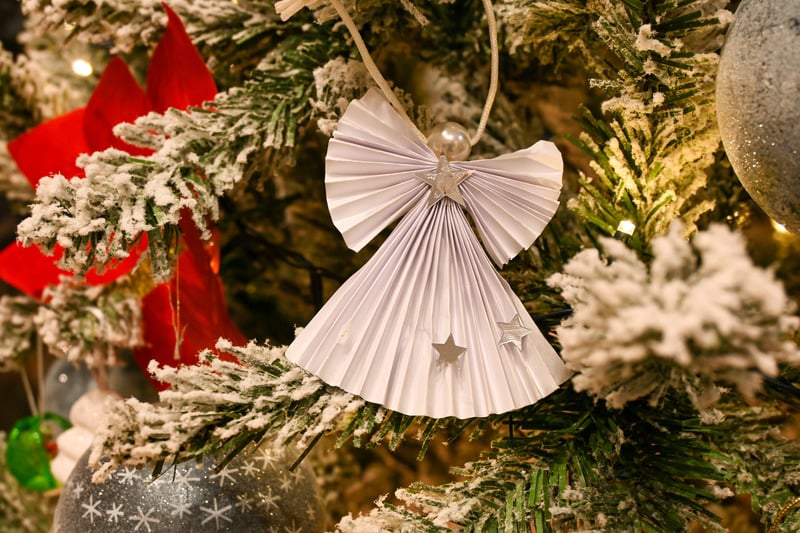 Sử dụng giấy để tạo hình đồ trang trí treo tường