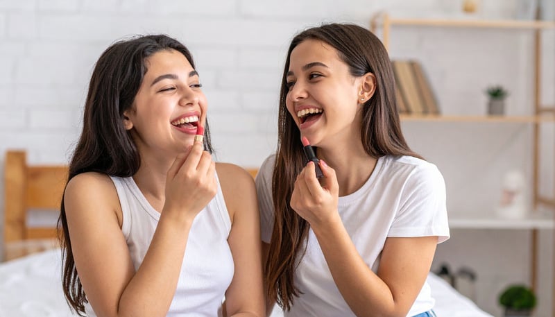 Các thương hiệu son nude nổi tiếng và độ bền màu của chúng