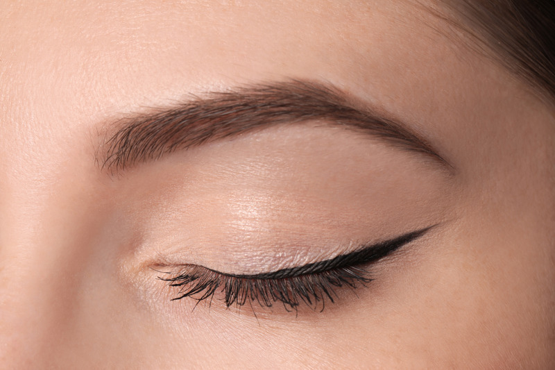 Sản phẩm hỗ trợ cho việc trang điểm mắt cho người tay run