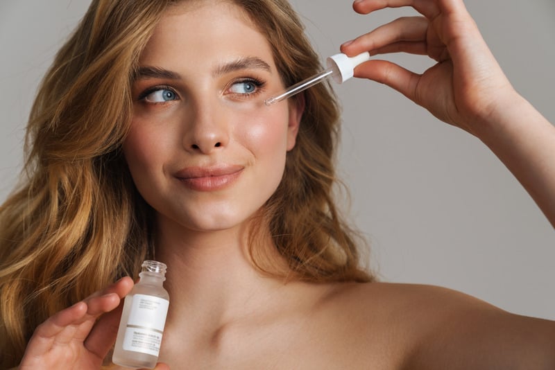 Những lưu ý khi chọn serum phục hồi cho da bị mụn