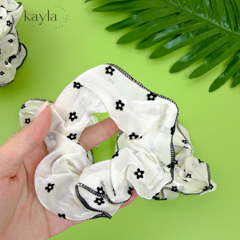 Dây Cột Tóc Crunchies Họa Tiết Trái Tim Và Hoa Thời Trang