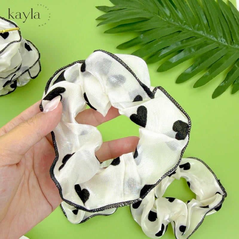 Dây Cột Tóc Crunchies Họa Tiết Trái Tim Và Hoa Thời Trang