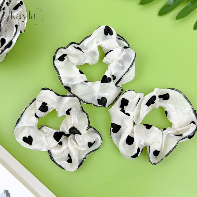 Dây Cột Tóc Crunchies Họa Tiết Trái Tim Và Hoa Thời Trang