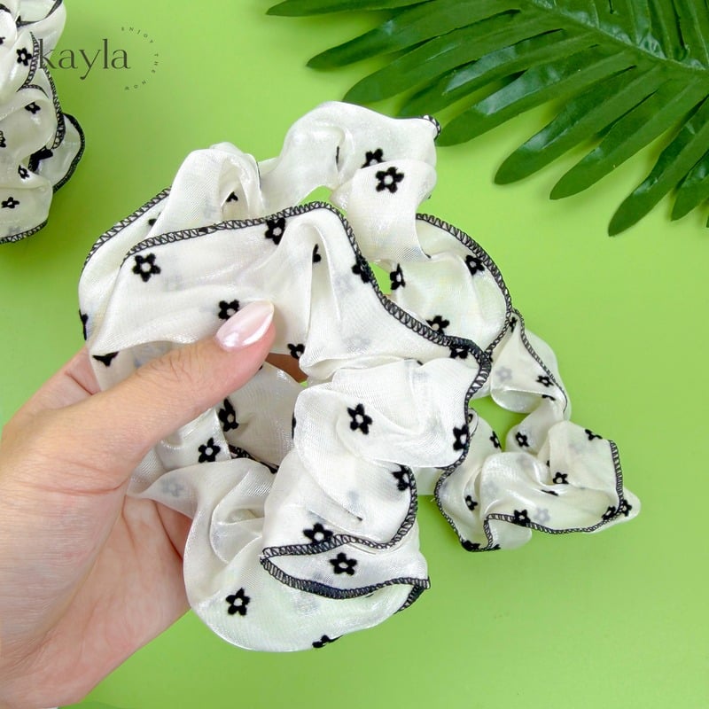 Dây Cột Tóc Crunchies Họa Tiết Trái Tim Và Hoa Thời Trang