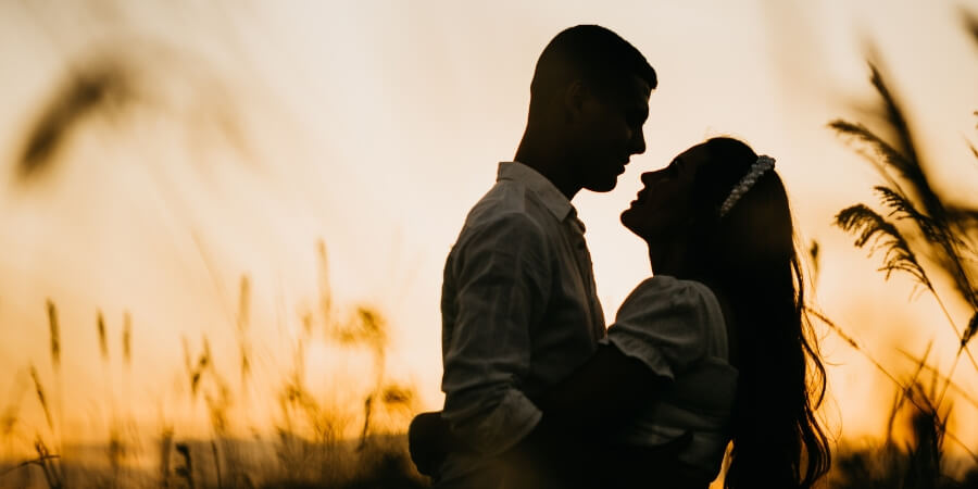 cách an ủi bạn trai khi buồn